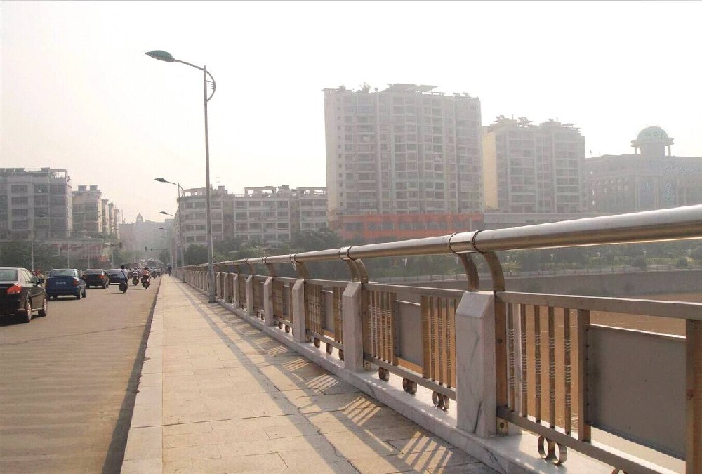 道路護(hù)欄