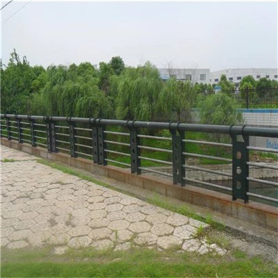 防撞護(hù)欄